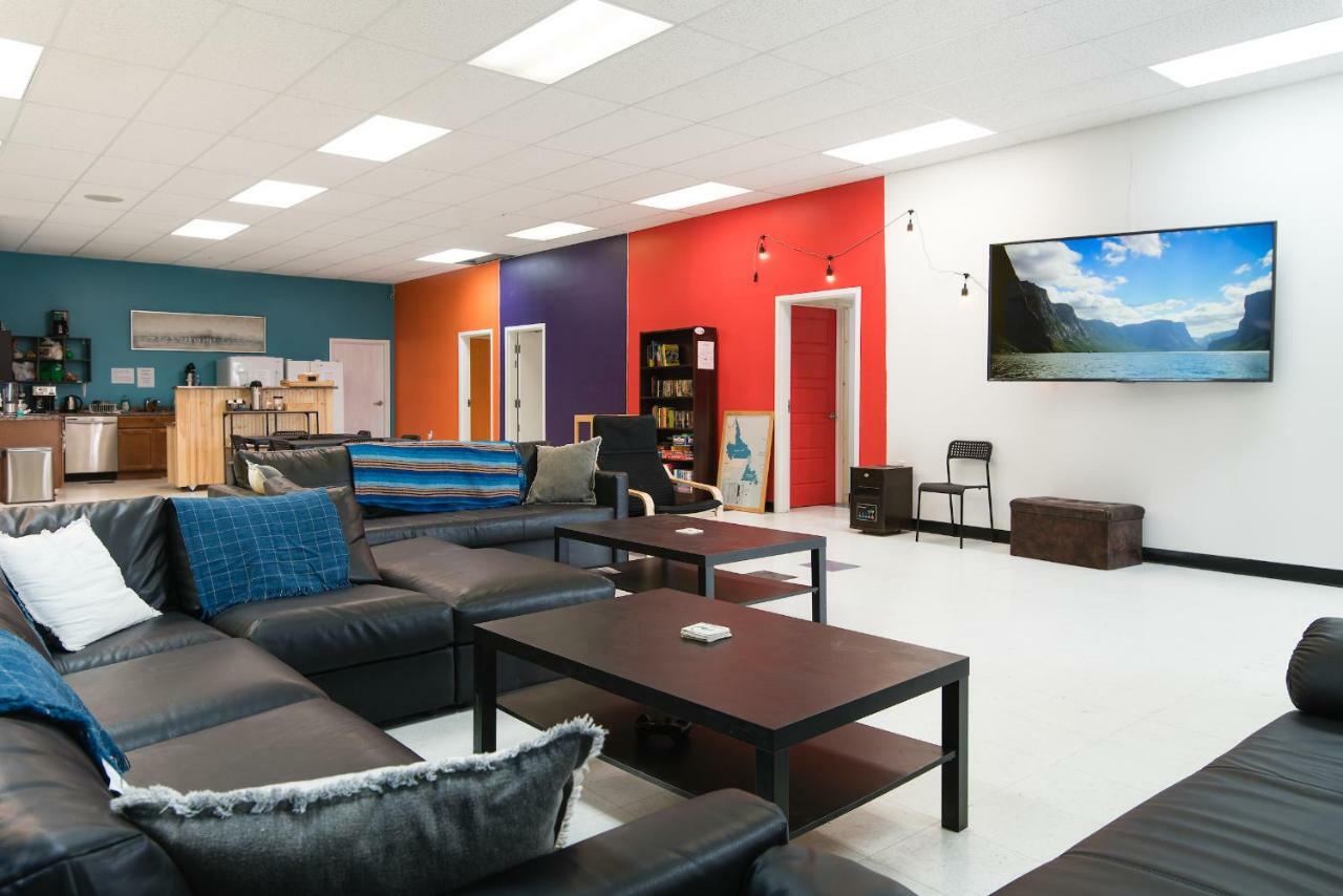 Out East Hostels - Rocky Harbour Ngoại thất bức ảnh